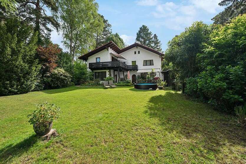 Haus zum Kaufen in Berlin 1.050.000 € 245 m²