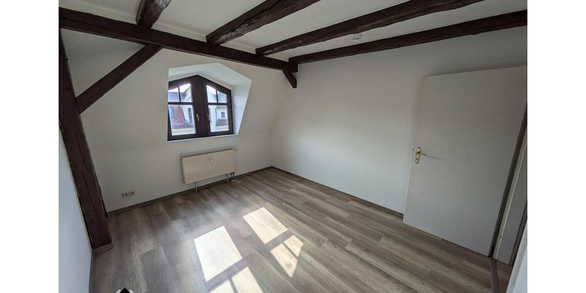 Dachgeschoßwohnung Zwickau - 2 Zimmer, 55 m&sup2;, 270&euro; | Angebot:26008207