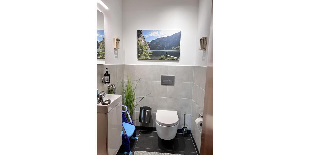 Maisonettenwohnung Neuhaus am Rennweg - 6.5 Zimmer, 270 m&sup2;, 1.198&euro; | Angebot:26201163