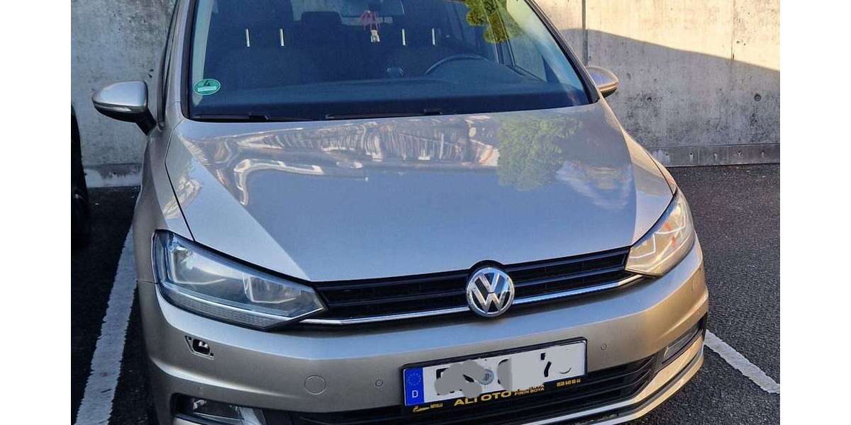 VW Touran 97.975 km 15.499 &euro; Remscheid 42853