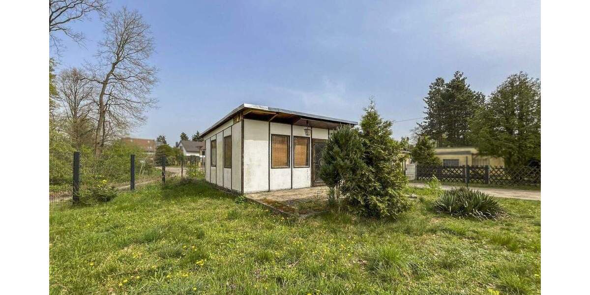 Kompaktes Grundstück mit gestaltungsbedürftigem Bungalow in beschaulicher Lage zimmer