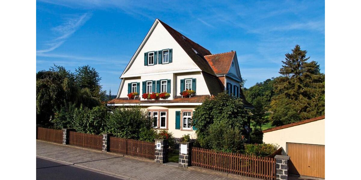 Villa Lauterbach (Hessen) - 11 Zimmer, 330 m&sup2;, 540.000&euro; | Angebot:27085693