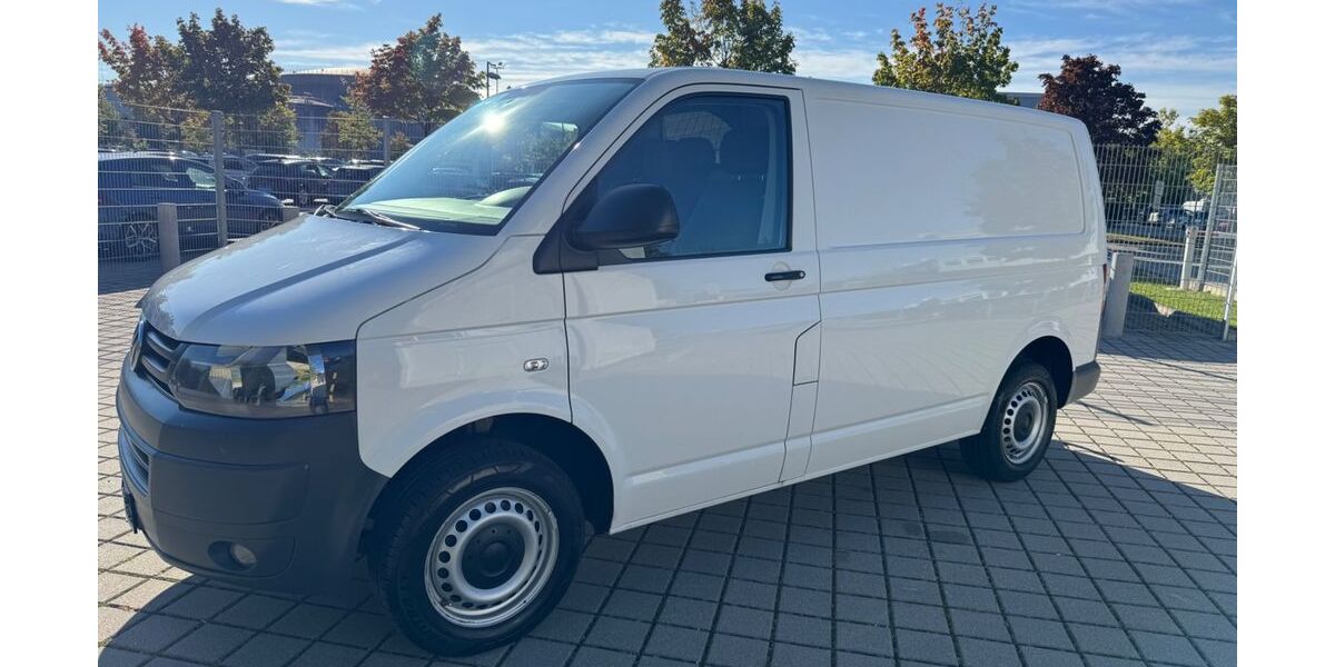 VW T5 Transporter 300.000 km 6.450 € München 80995