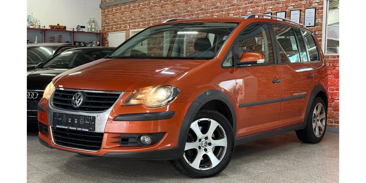 VW Touran 284.000 km 2.990 &euro; Uttenhofen bei Schwäbisch Hall 74538