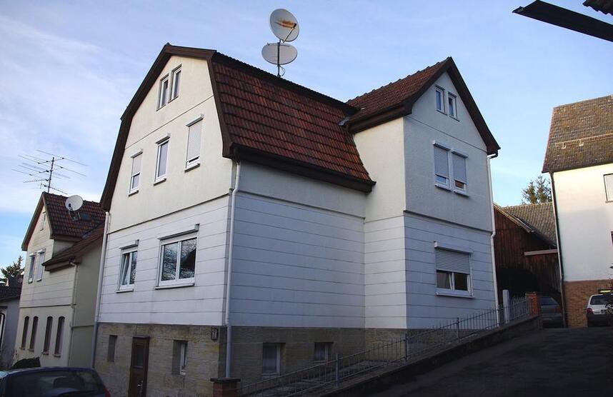 Gepflegtes, renoviertes Einfamilienhaus mit Einbauküche und Terrasse zimmer