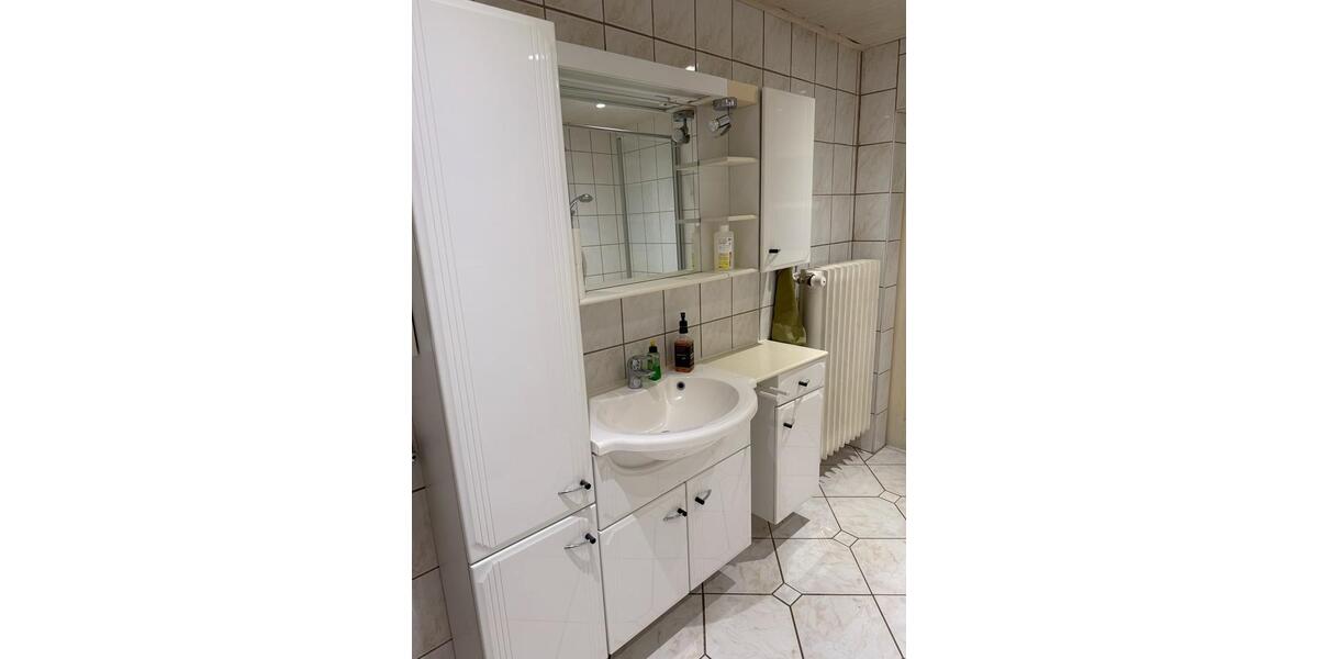 Haus direkt in Kolkwitz zu vermieten.Kaltmiete: 990 Euro 3 zimmer