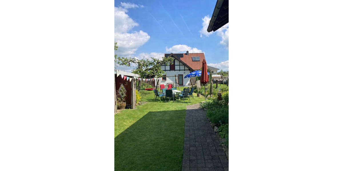 Einfamilienhaus Bad Wünnenberg - 14 Zimmer, 330 m&sup2;, 420.000&euro; | Angebot:24292514