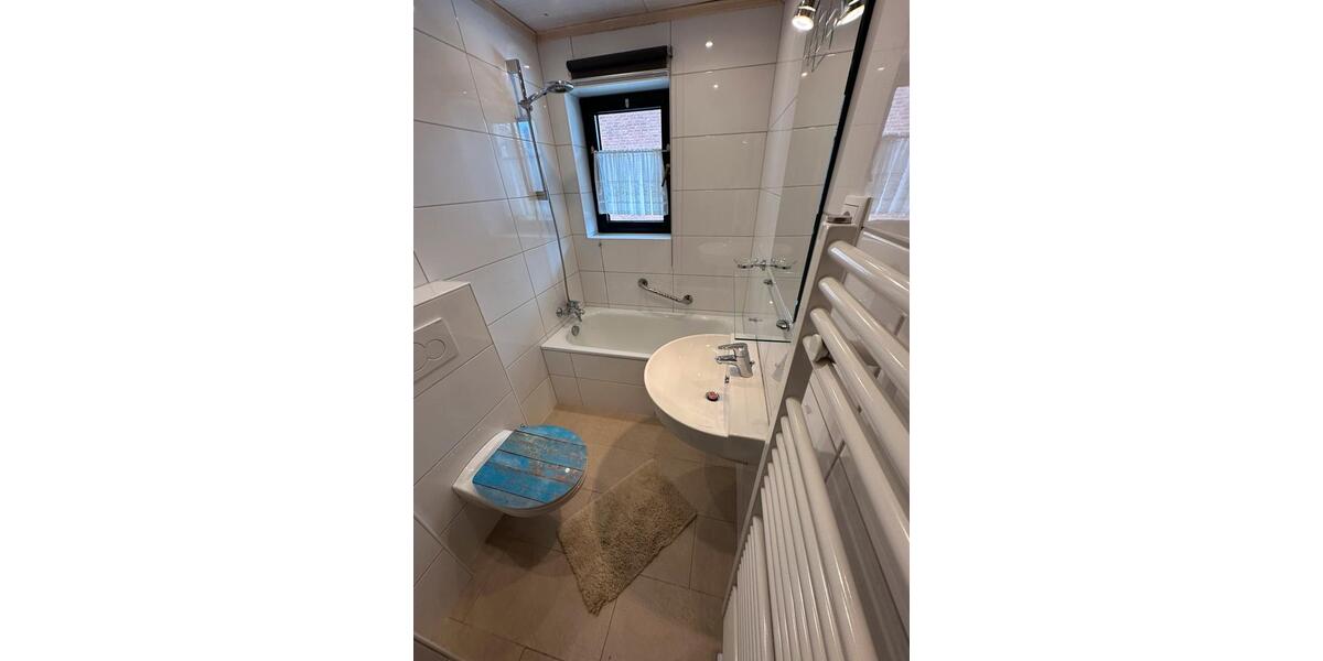 Doppelhaushälfte Düsseldorf Stadtbezirk 6 - 5 Zimmer, 146 m&sup2;, 2.600&euro; | Angebot:26051077