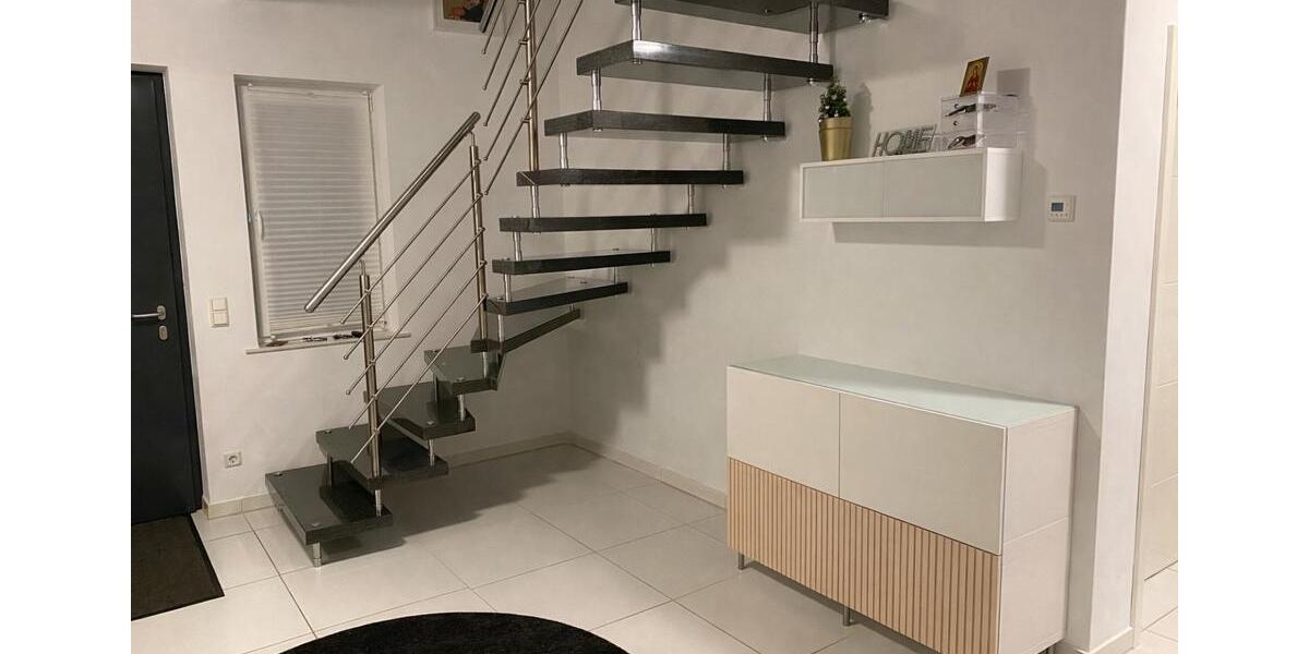 Exklusives Wohnhaus mit Pool, Doppelgarage & Herkules-Blick 5 zimmer