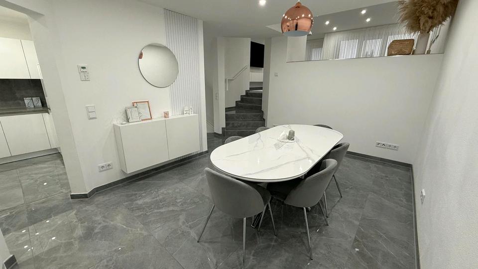 Reihenhaus Burghausen - 7 Zimmer, 150 m&sup2;, 580.000&euro; | Angebot:25276735