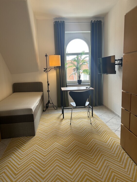 WG-Zimmer im Stadthaus möbliert Dauervermietung
