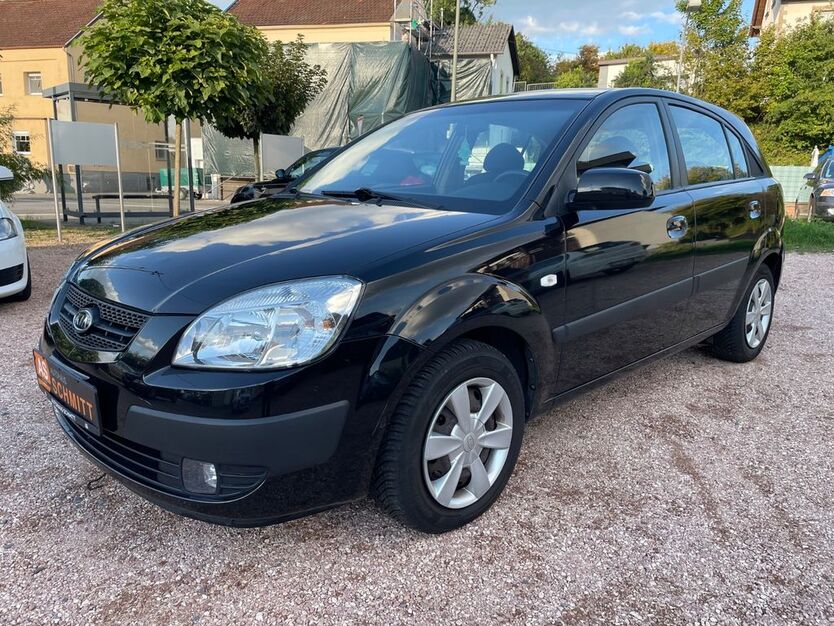 Kia Rio 169.000 km 2.290 € Schmelz 66839