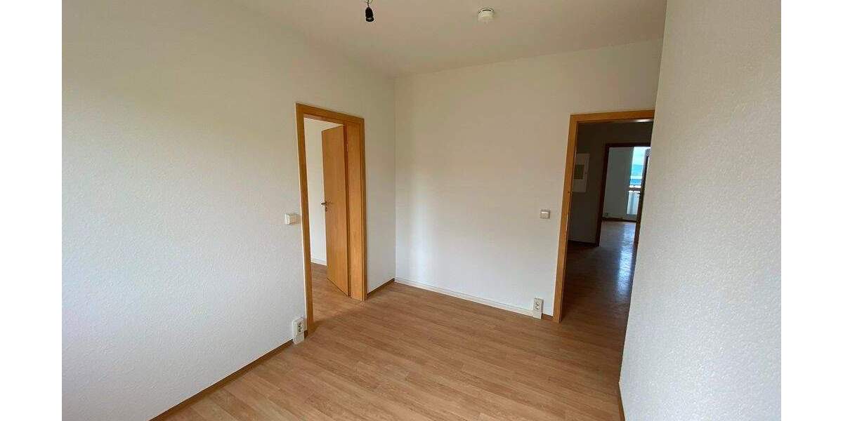 Etagenwohnung Suhl Neundorf - 4 Zimmer, 64 m&sup2;, 340&euro; | Angebot:25645765