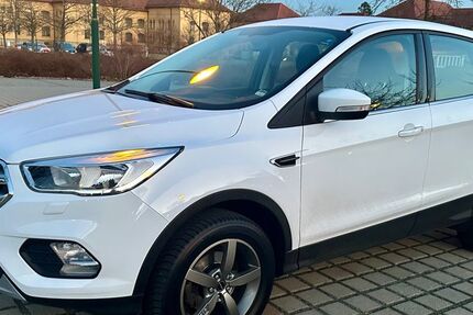 Ford Kuga 62.000 km 11.900 &euro; Plauen 08523