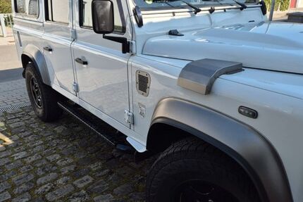 Land Rover Defender 124.000 km 44.650 &euro; Hochheim/m 65239