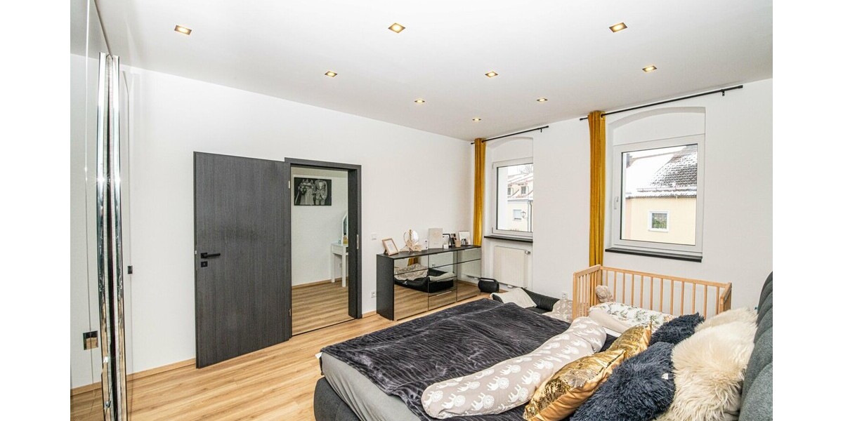 Modernisiertes Reihenmittelhaus mit Gartenidylle und großzügigem Wohnambiente - Reihenmittelhaus Rötz | Angebot:24749413