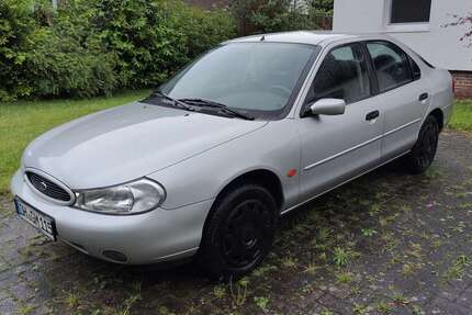 Ford Mondeo 52.000 km 1.950 &euro; Wildeshausen 27793