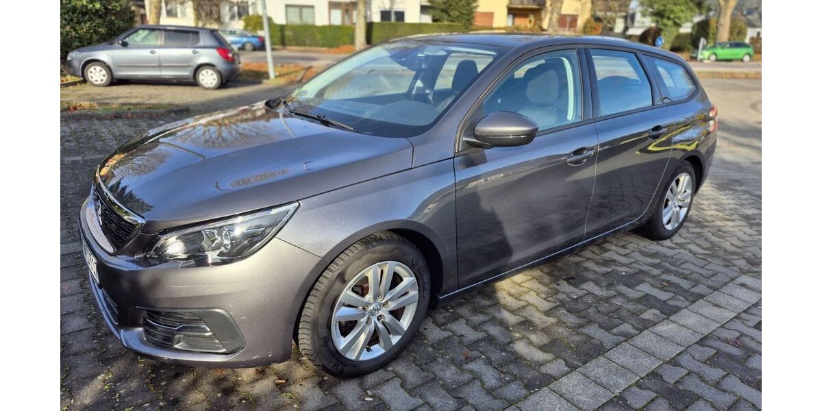 Peugeot 308 114.289 km 8.990 &euro; Bexbach 66450