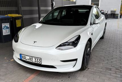 Tesla Model 3 51.823 km 27.999 € Halle 06132