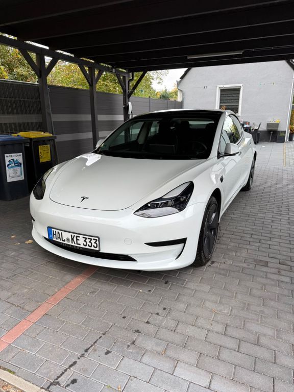 Tesla Model 3 51.823 km 27.999 € Halle 06132