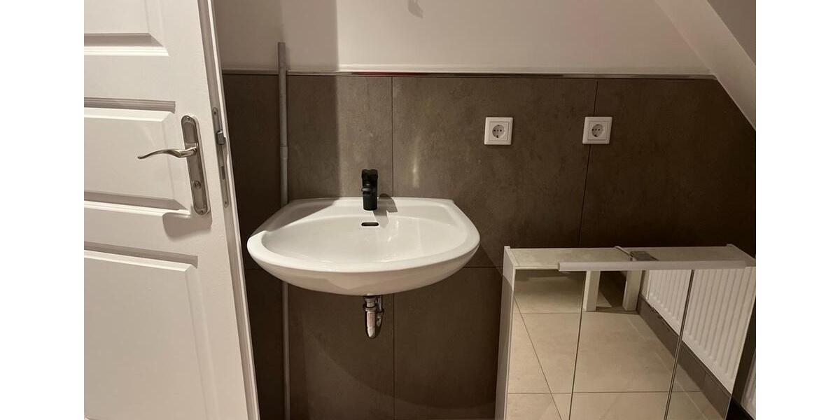 Dachgeschoßwohnung Gingst - 2 Zimmer, 45 m&sup2;, 720&euro; | Angebot:24400606