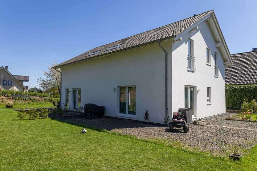 Haus zum Kaufen in Wenden 680.000 € 250 m²