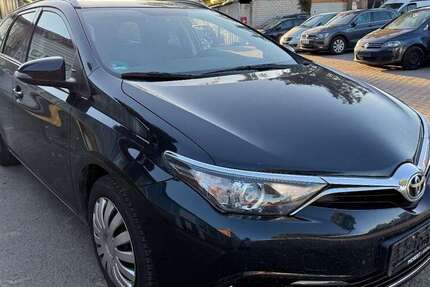 Toyota Auris 128.000 km 7.900 € Dietzenbach 63128