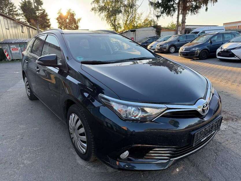 Toyota Auris 128.000 km 7.900 € Dietzenbach 63128