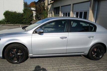 VW Passat 93.000 km 8.999 € Friedrichshafen 88046