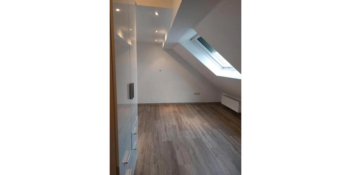 Dachgeschoßwohnung Roth - 1 Zimmer, 45 m&sup2;, 450&euro; | Angebot:25088122