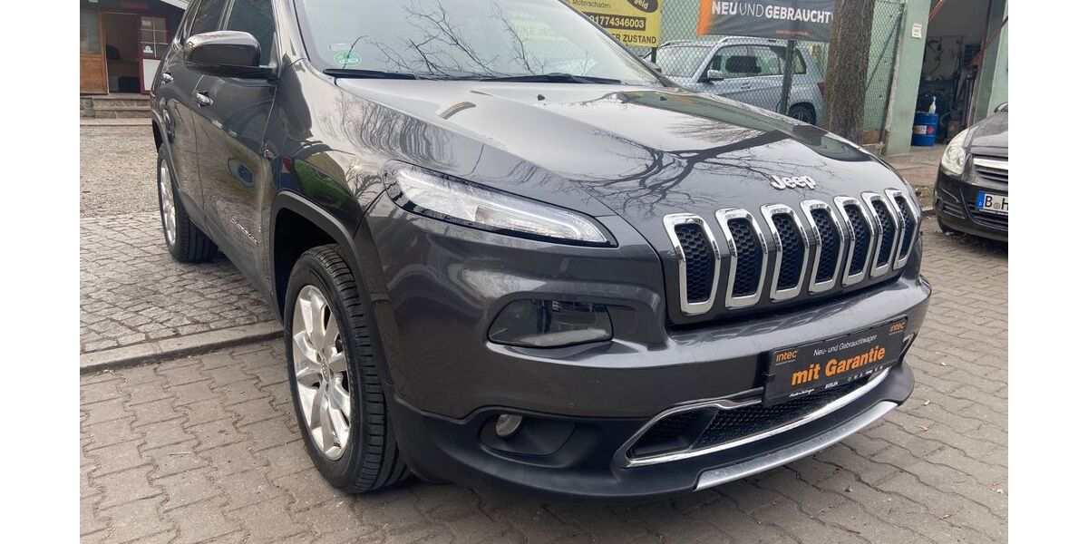 Jeep Cherokee 60.000 km 12.990 &euro; Berlin 13599