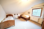 Großzügiges Zwei- bis Dreifamilienhaus mit Garten, ausgebautem Untergeschoss und Ausbaupotenzial. - Zweifamilienhaus Zell am Main | Angebot:26876421