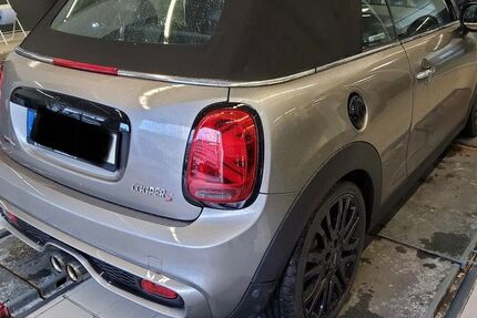 Mini Cooper S Cabrio 90.500 km 15.500 &euro; Am Mellensee 15838