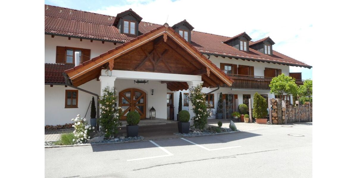 Provisionsfrei* Hotel mit großzügigem Wohnhaus 23 zimmer