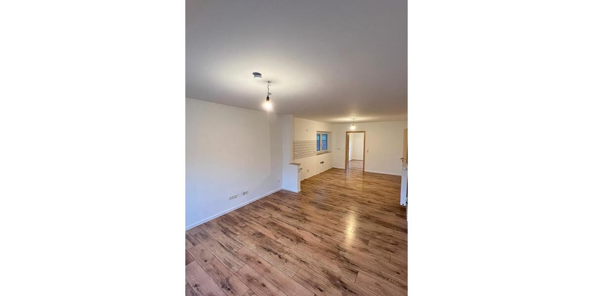 Renovierte 3-Zimmer-Erdgeschosswohnung mit Terrasse 3 zimmer