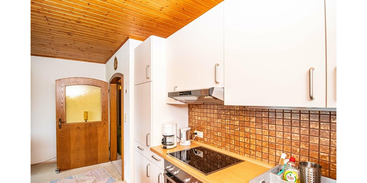 Gepflegtes Dachgeschoss mit Blick ins Grüne und Wohlfühlambiente - Dachgeschoßwohnung Neukirchen beim Heiligen Blut | Angebot:26770275