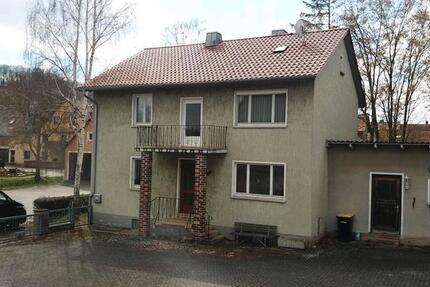 Haus Bad Windsheim - 7 Zimmer, 140 m&sup2;, 1.000&euro; | Angebot:25907288