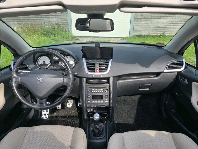 Peugeot 207 CC 92.000 km 4.200 € Bielefeld 33602