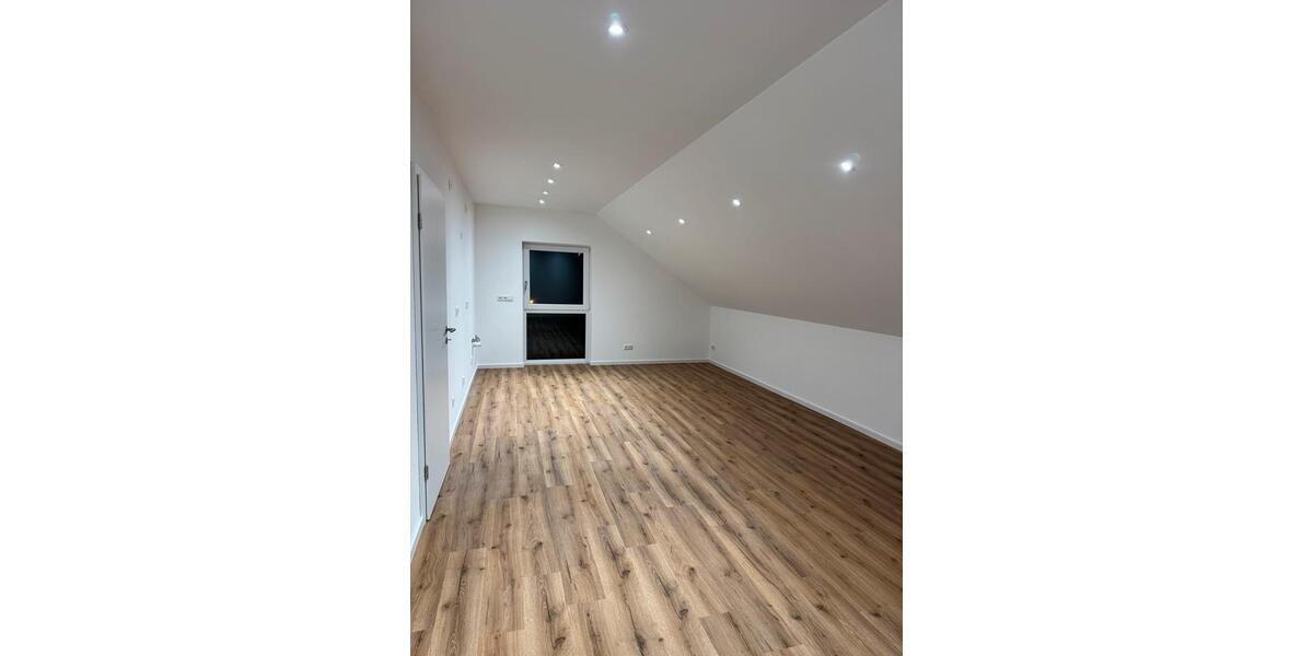 Neubau Dachgeschoss Wohnung ca65m2 ab sofort. zimmer