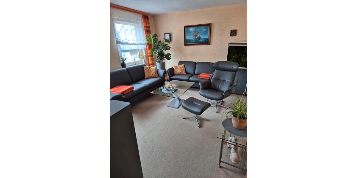 Vermietung: Gepflegte DHH mit drei eigenständigen Wohneinheiten. 7 zimmer