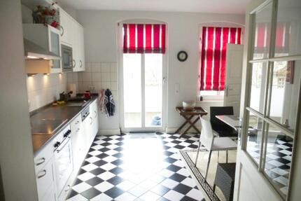 Wunderschöne 3 Zimmer-Altbau-Wohnung mit 2 Balkonen und Gäste-WC in einer stilvollen Villa in Bad Oeynhausen-ZentrumNähe Herzzentrum