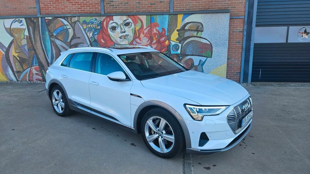 Audi e-tron 121.000 km 23.600 € Brandenburg 14770