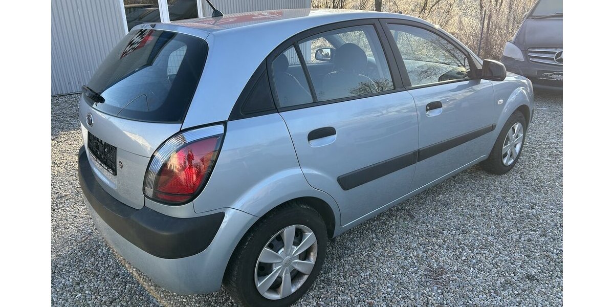 Kia Rio 1.4i EX Basis Klima Euro4 136.900 km 2.500 &euro; Altdorf 84032