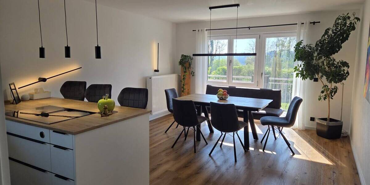 Einfamilienhaus Burghausen - 8 Zimmer, 298 m&sup2;, 1.180.000&euro; | Angebot:26730817