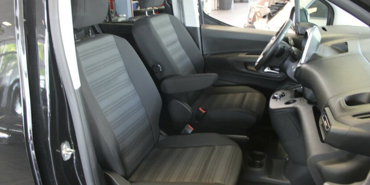 Opel Combo Life 1.5 Automatik 44.760 km 17.480 &euro; Euskirchen 53881