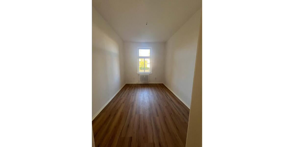 Erdgeschoßwohnung Güstrow - 4 Zimmer, 112 m&sup2;, 1.000&euro; | Angebot:26406513