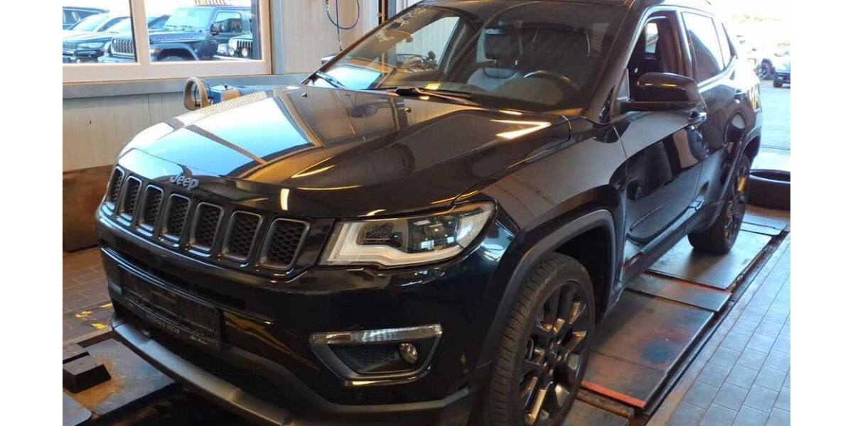 Jeep Compass 59.711 km 22.390 &euro; Rudolstadt 07407