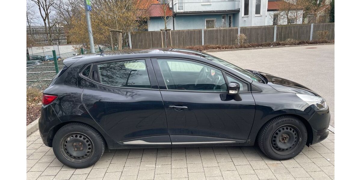 Renault Clio 92.230 km 5.300 &euro; Villingen-Schwenningen 78052