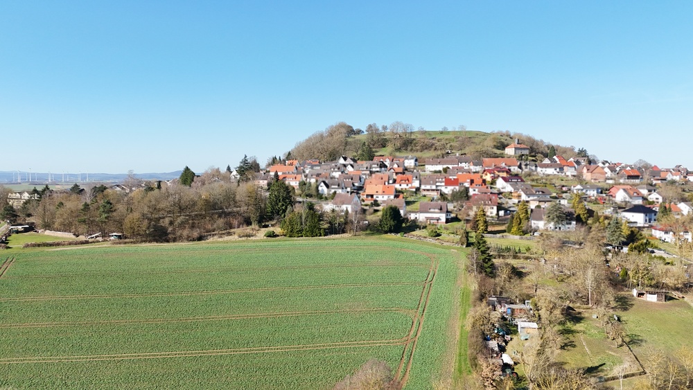 Gepflegtes 1-2 Fam. Haus, neuwertige Heizung, div. Renovierungen, Garten, Doppel-Garage, Terrasse, B - Einfamilienhaus Zierenberg Burghasungen | Angebot:26459788
