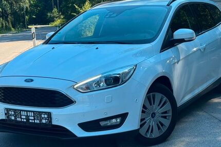 Ford Focus 141.735 km 7.900 &euro; Willmering 93497